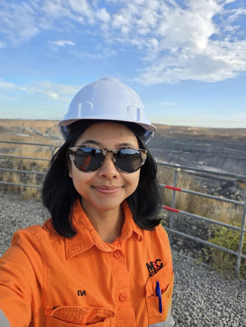 Eva in hard hat